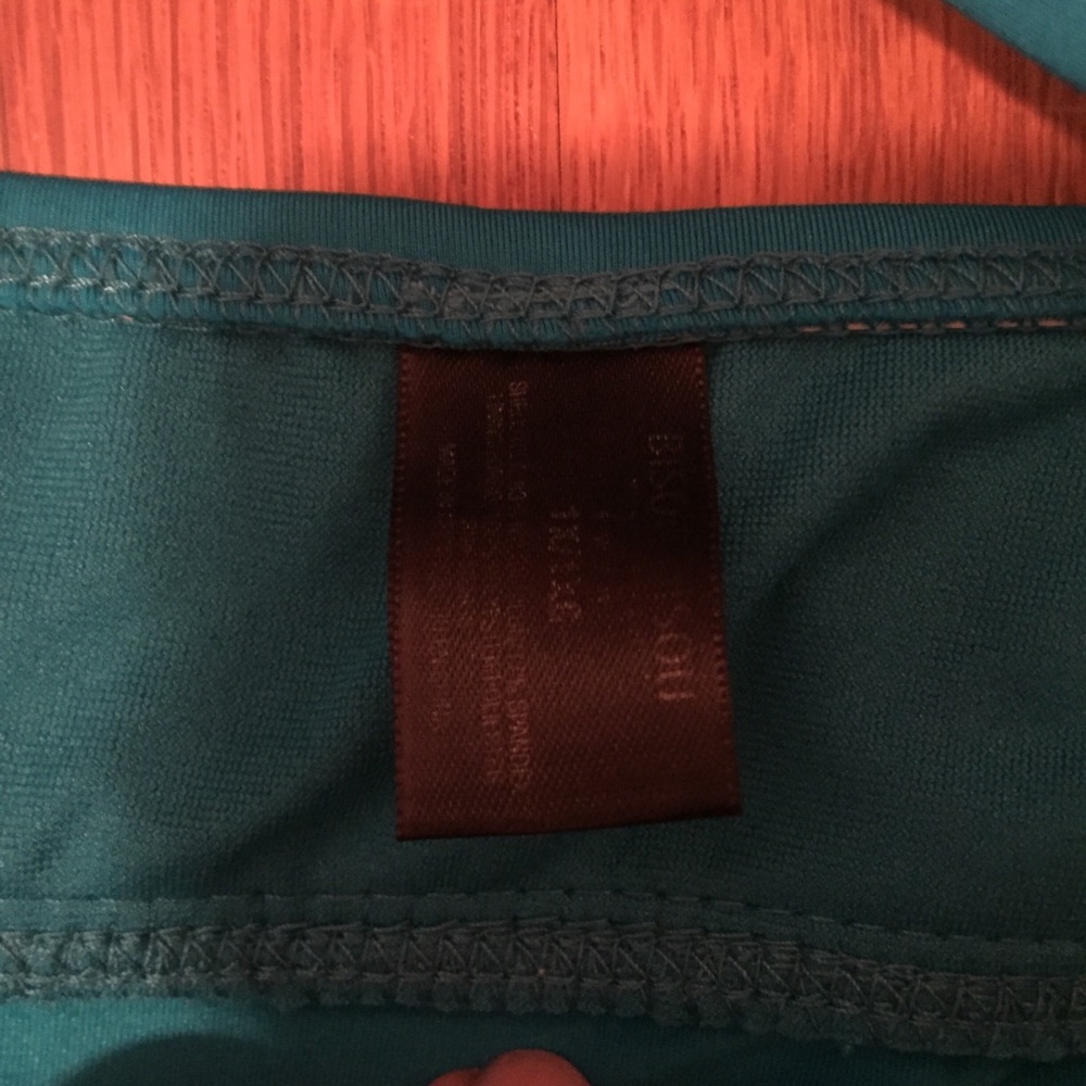 Swim top - Picture 2 of 3